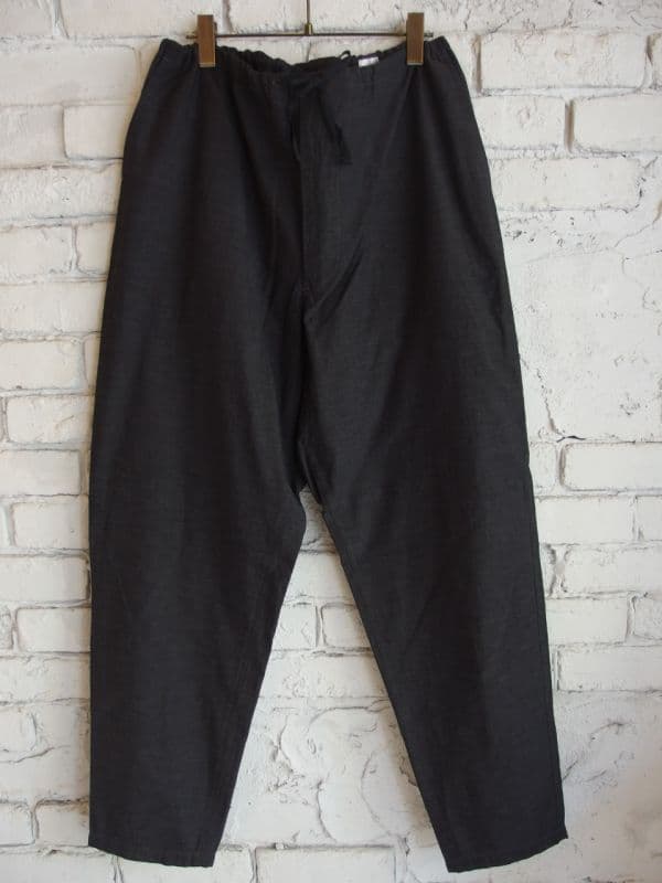 ベタシャン テーパードパンツ[ブラック]