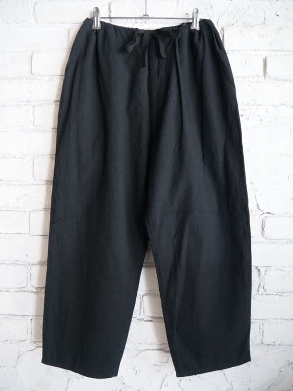 ベタシャン テーパードパンツ[ブラック]