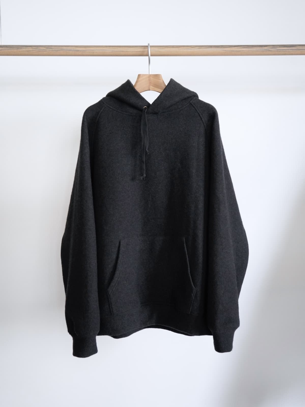 ウールフェルト パーカ