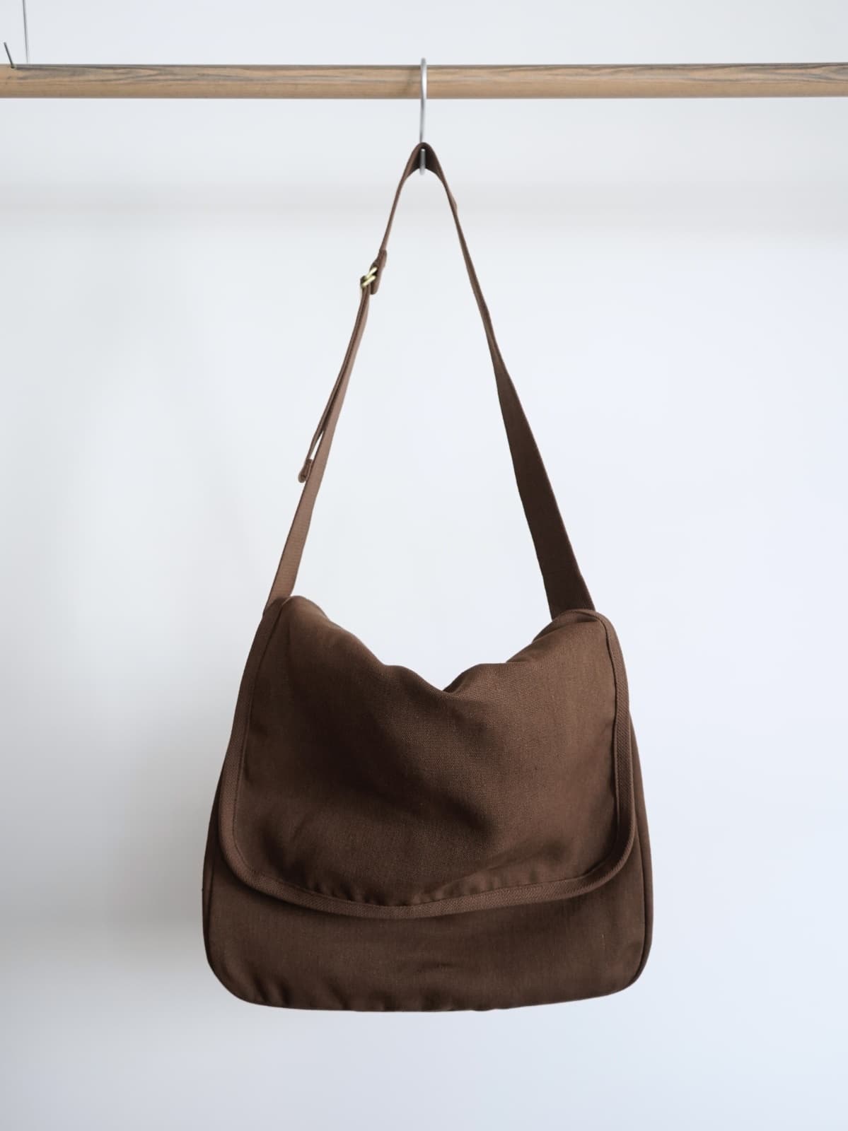 COMOLI ヘンプ ダック ショルダー バック