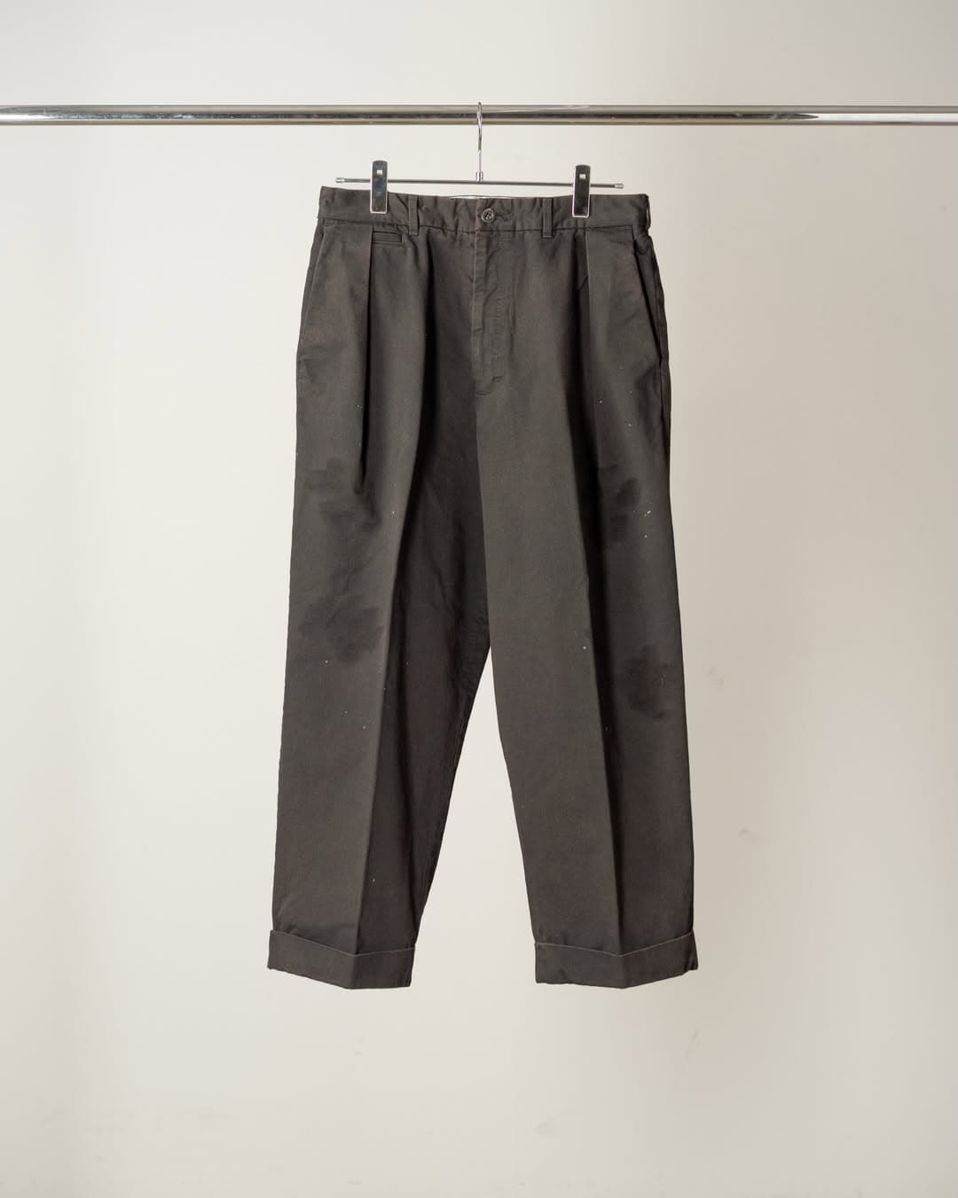 ANCELLM DOUBLE-CUFF CHINO PANTS