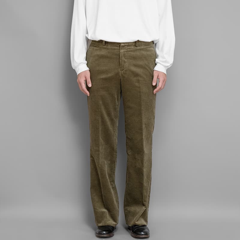 コモリ コーデュロイパイプドステムパンツ(Y03-03020）[ブラウン]