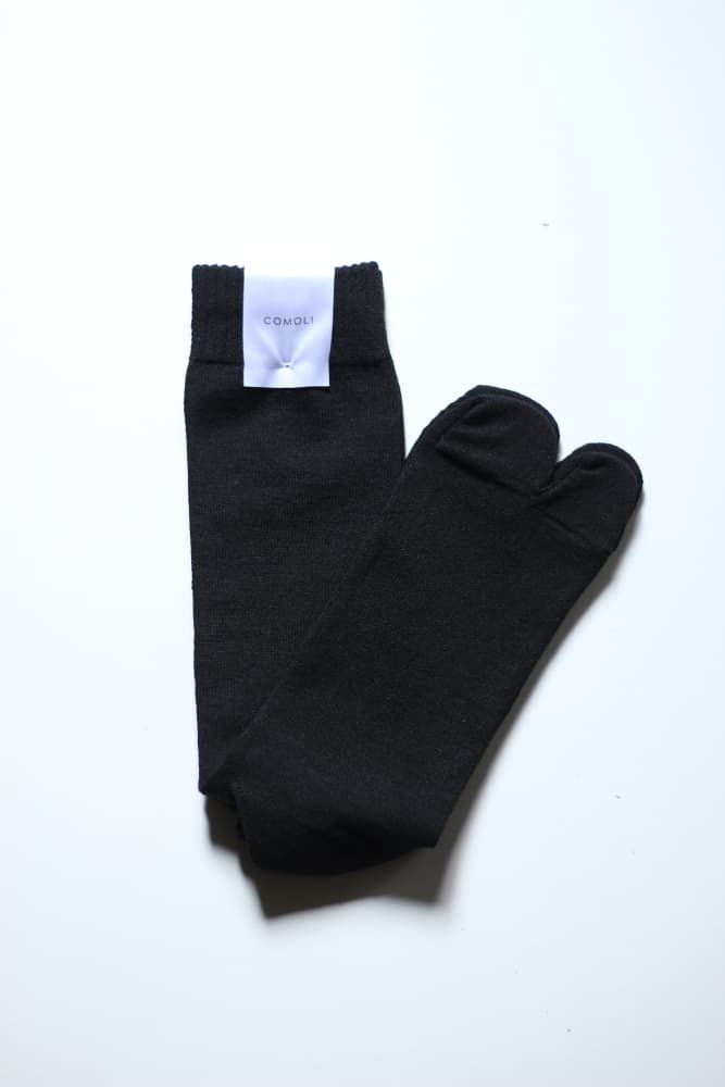 (コモリ) 和紙ウール 足袋ソックス [BLACK]