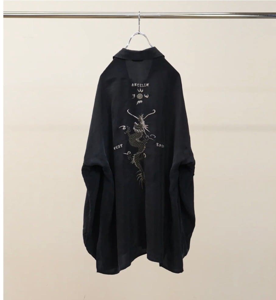 EMBROIDERED SOUVENIR SHIRT