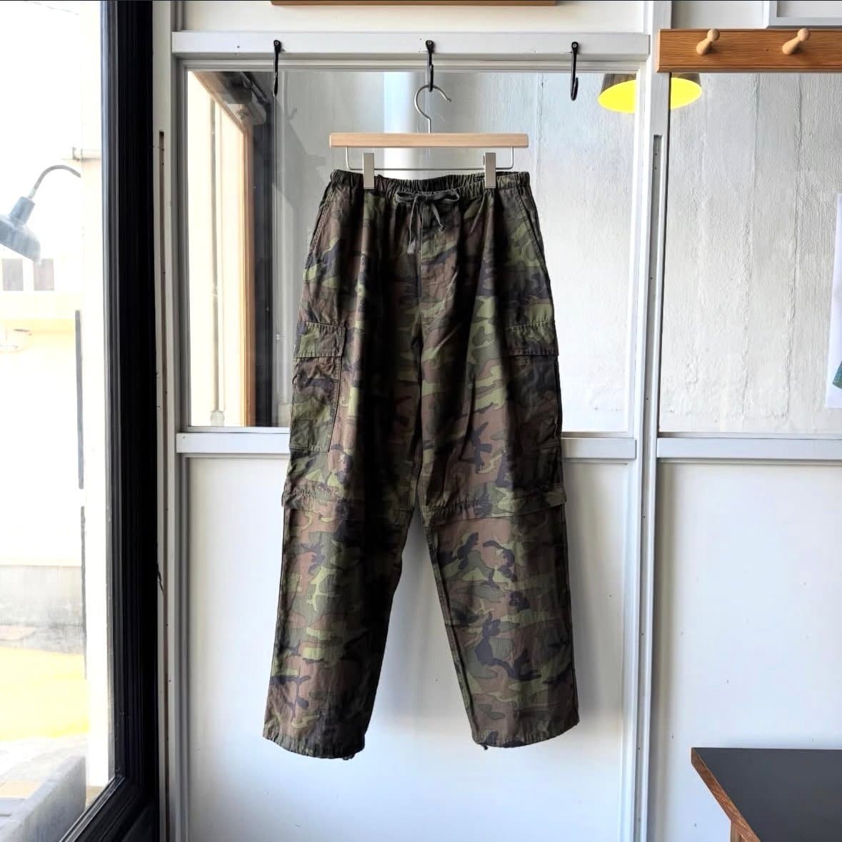 (コモリ) / CAMO コンバーティブル6Pパンツ