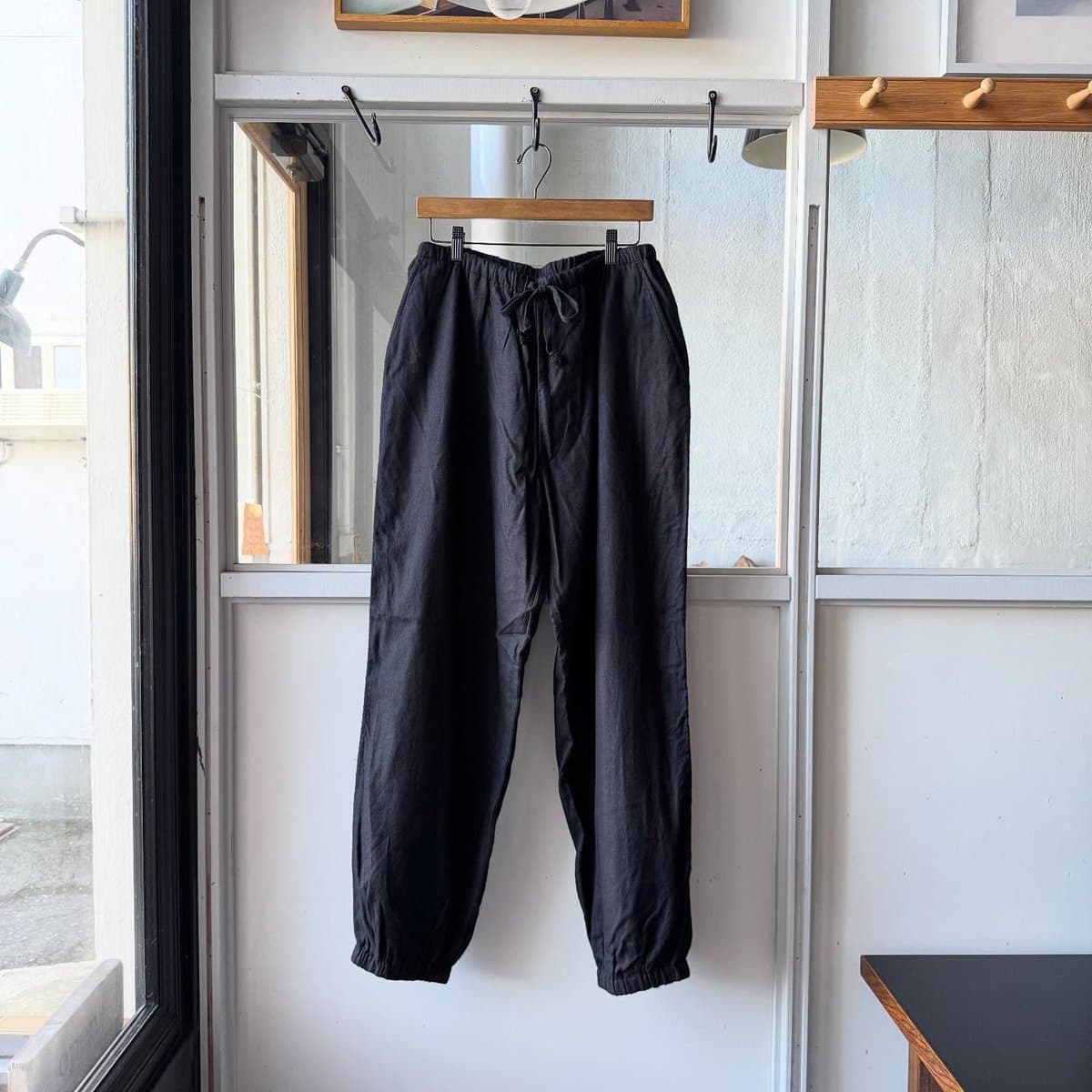 カシミヤシルク 製品染ドローストリングパンツ