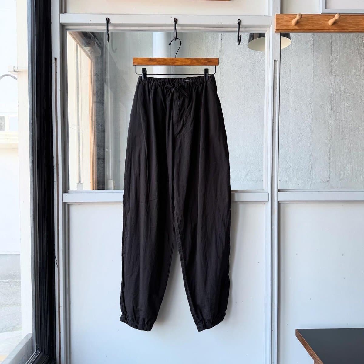 COMOLI KHADI コットン ドローストリング パンツ
