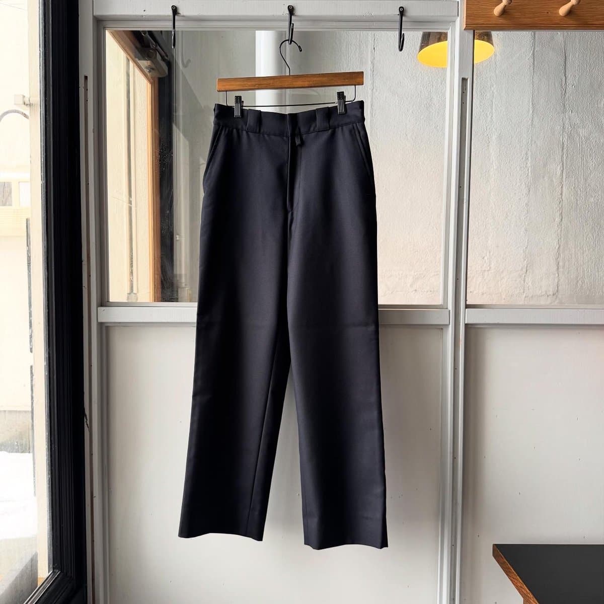 ウールサージ パンツ