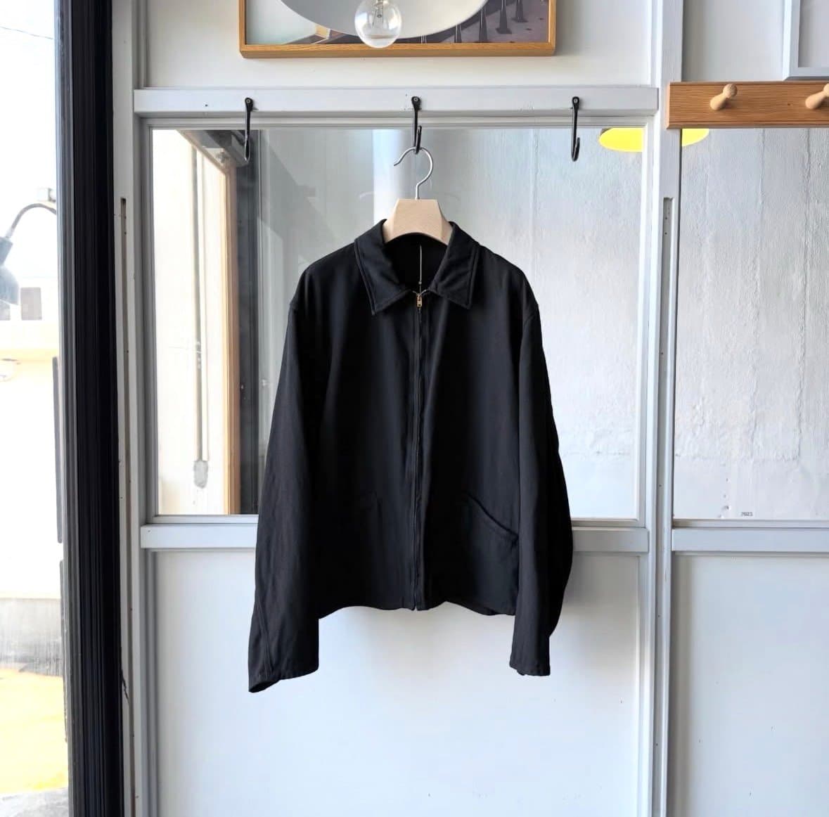 (コモリ) / シルクネップ ジップショートジャケット