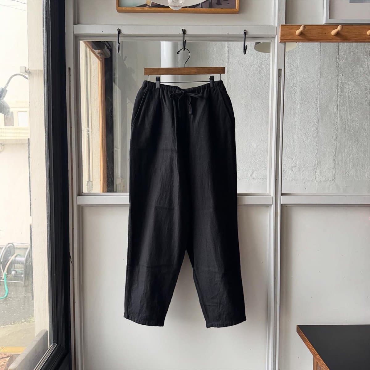 カシミヤシルク テーパードパンツ