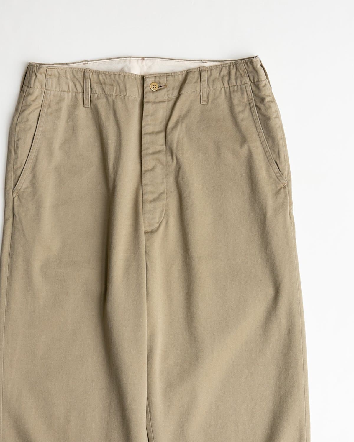 KHAKI チノパンツ